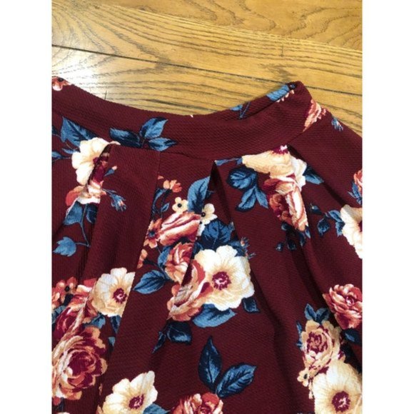 Skirt Floral Skirt size medium - Picture 4 of 7